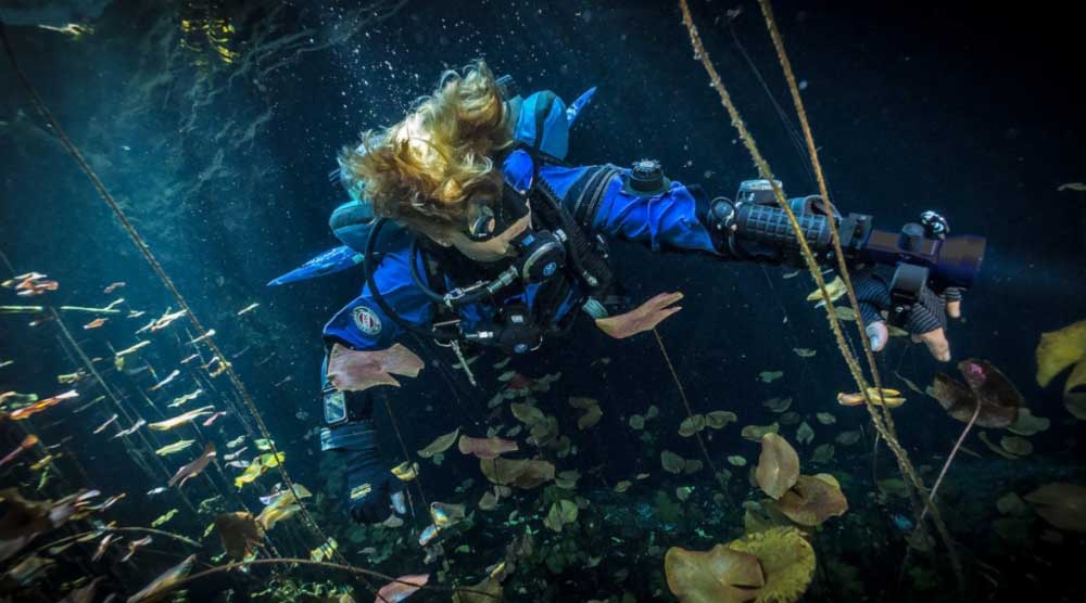 Halcyon Focus 2.0 in use by a scuba diver